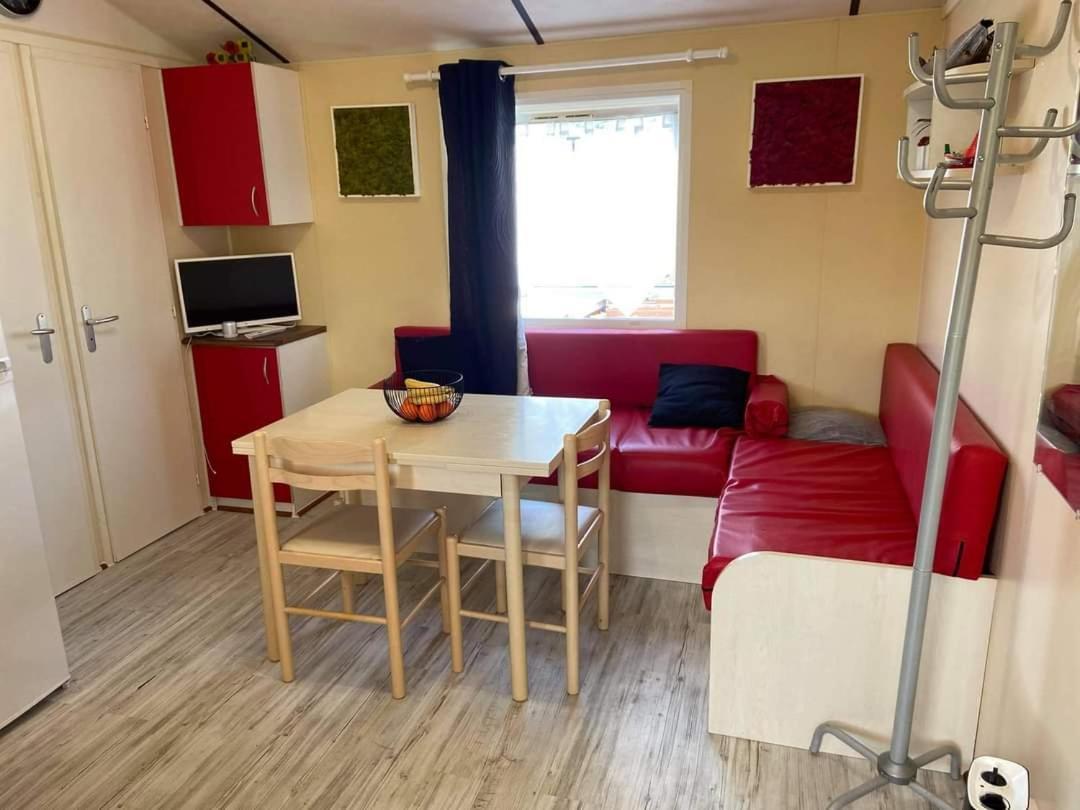 Camping Le Clos Du Thym Argelès-sur-Mer Eksteriør billede